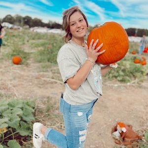 Meet your Posher, Olivia